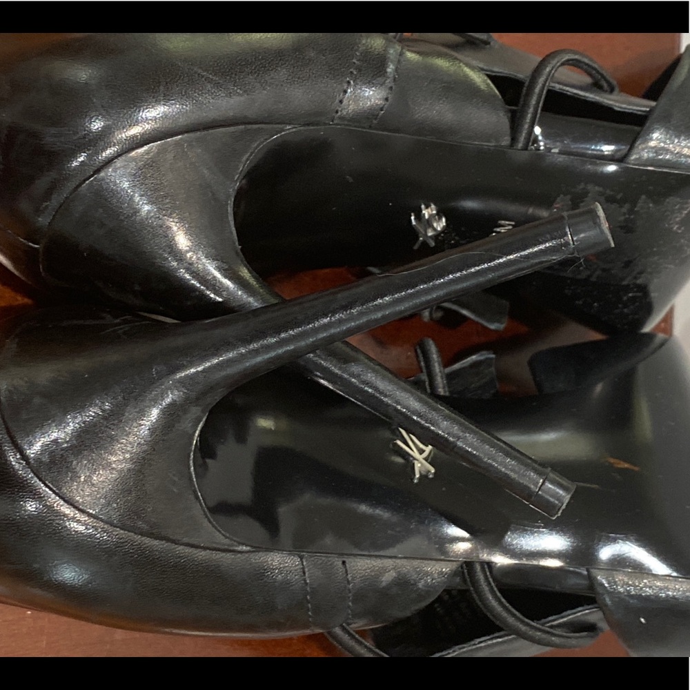 Kenneth Cole New York Water dress leather pumps. - Picture 10 of 12